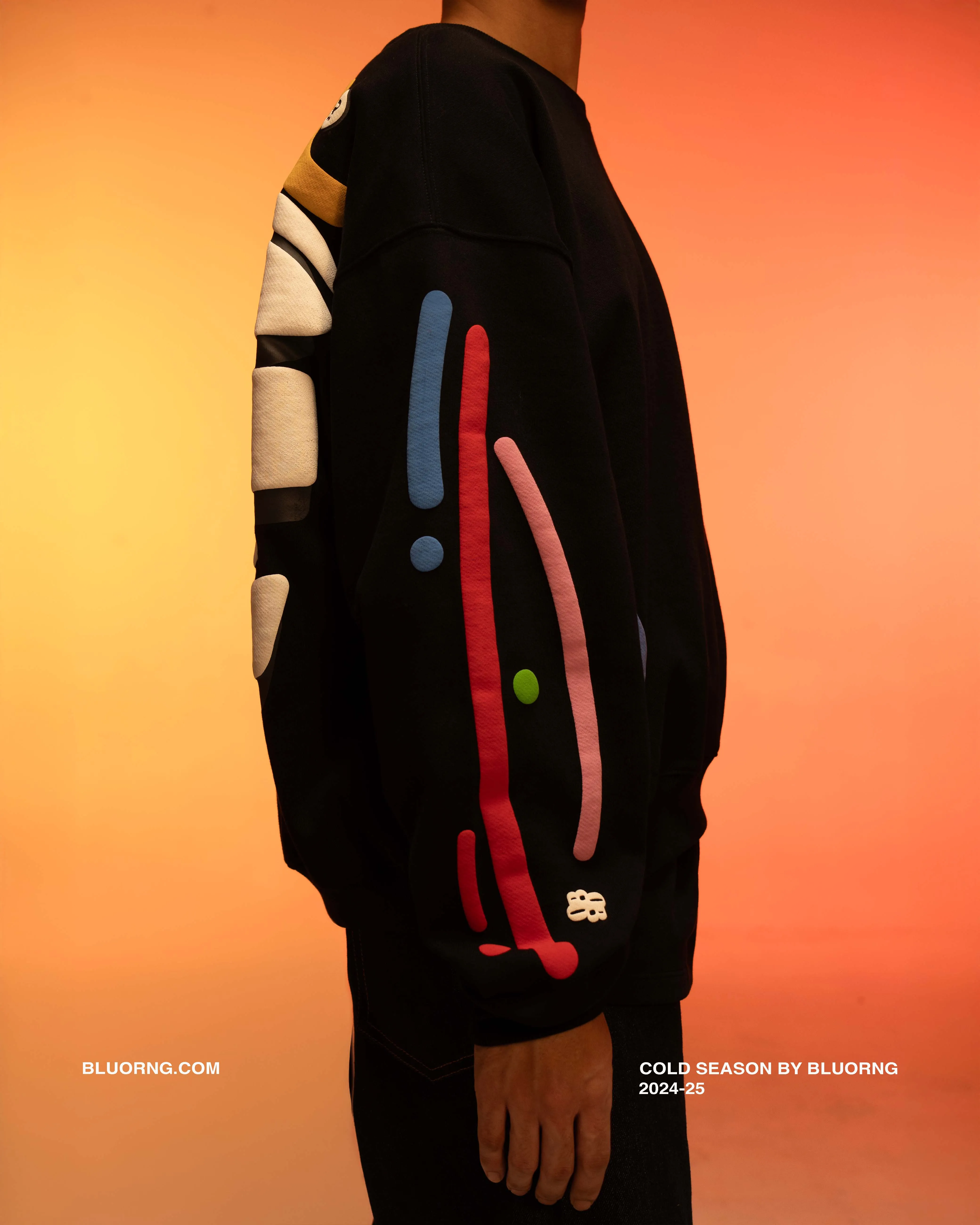 BLACK SIGNAL SWEATSHIRT