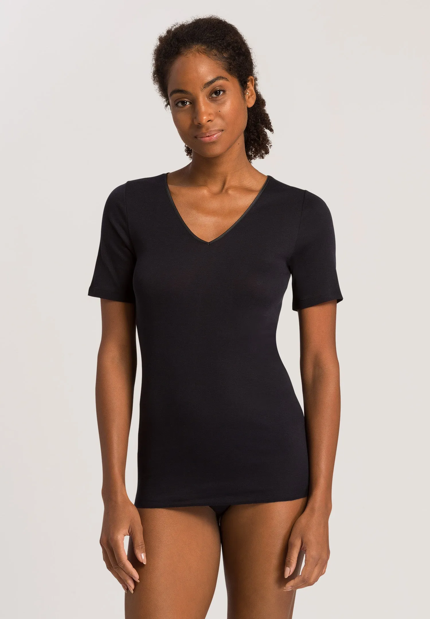 Cotton Seamless Fitted Cotton V-Neck Top | Black 71603-019