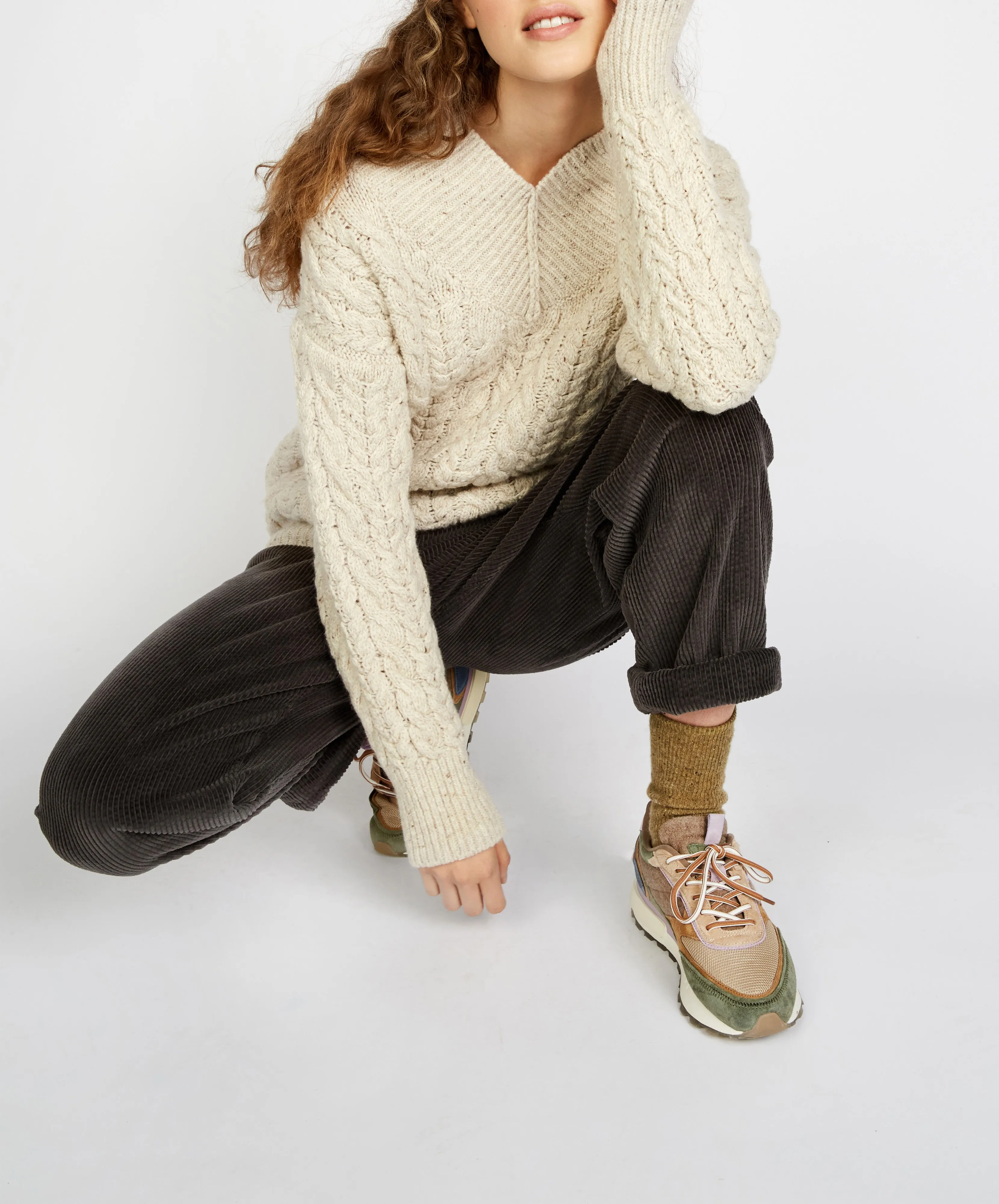 Mill Lane Cable V-neck Sweater Chalkstone