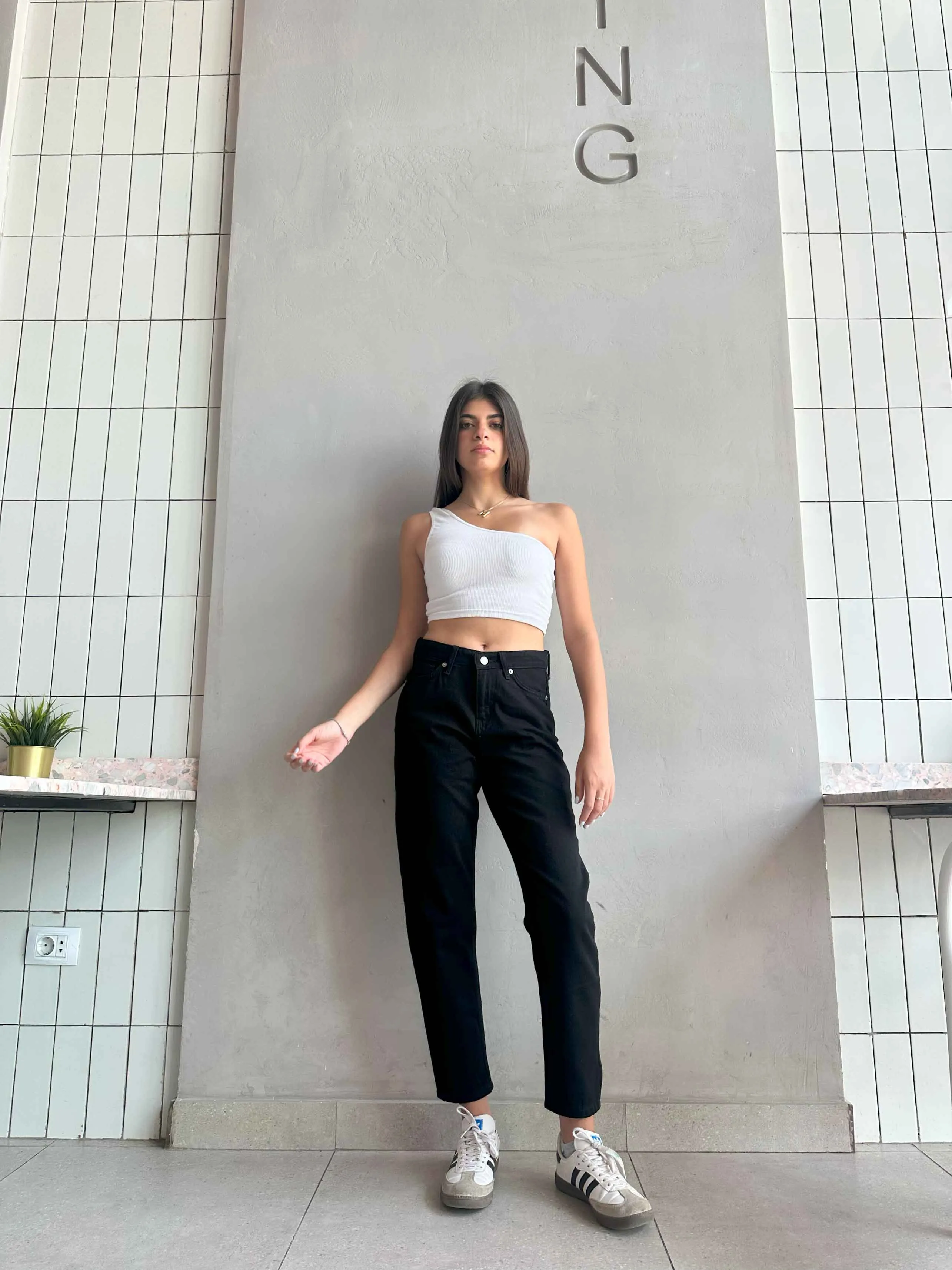Mom-Fit - High-Waist Black.