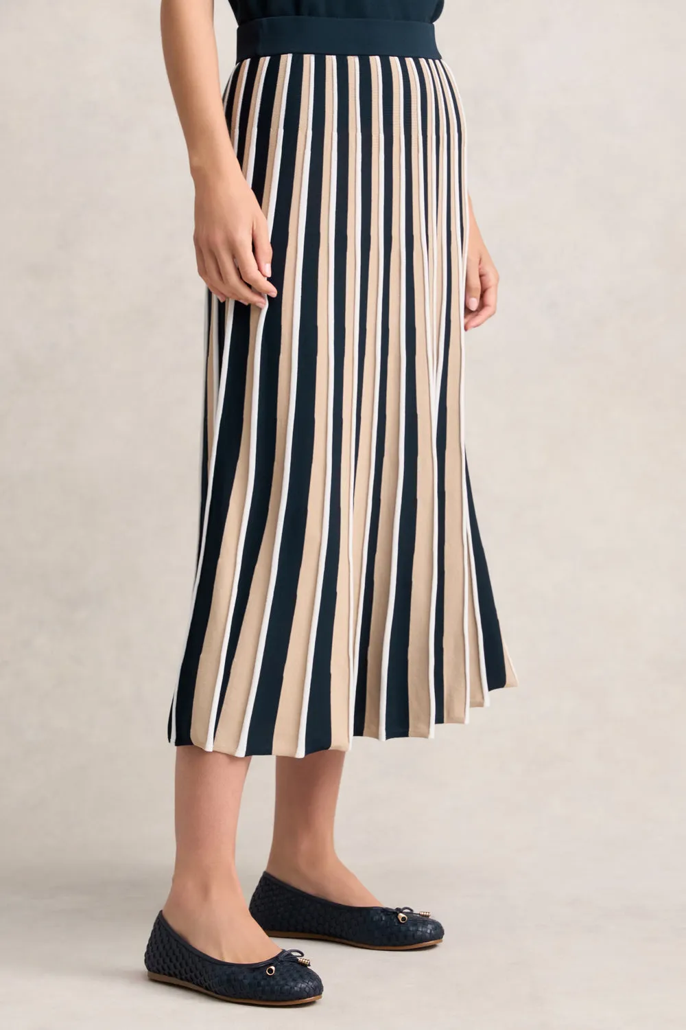 Pleated Knit Skirt